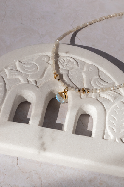 The cycladic Shell Neckace an other angle 